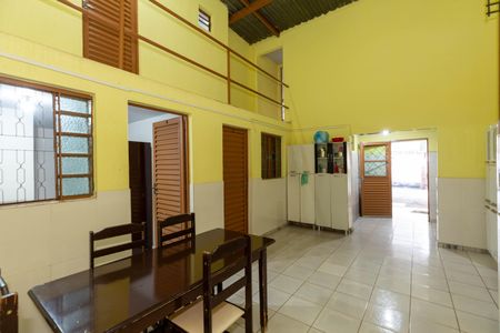 Casa à venda com 647m², 7 quartos e 4 vagas Casa à venda com 647m², 7 quartos e 4 vagasCozinha