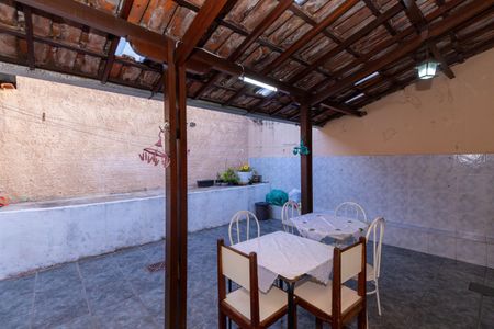 Casa à venda com 647m², 7 quartos e 4 vagas Casa à venda com 647m², 7 quartos e 4 vagasÁrea Externa