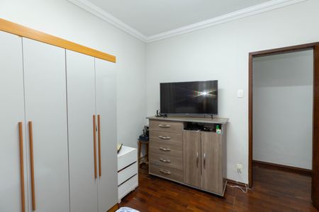 Casa à venda com 647m², 7 quartos e 4 vagas Casa à venda com 647m², 7 quartos e 4 vagasQuarto 6