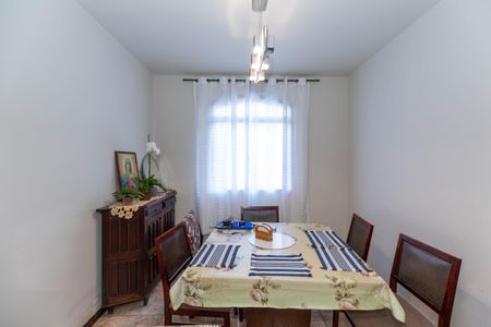 Casa à venda com 647m², 7 quartos e 4 vagas Casa à venda com 647m², 7 quartos e 4 vagasSala 2