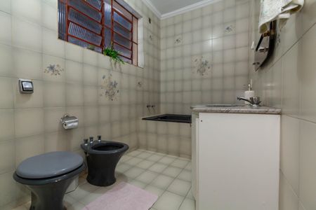 Casa à venda com 647m², 7 quartos e 4 vagas Casa à venda com 647m², 7 quartos e 4 vagasBanheiro