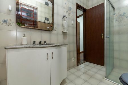 Casa à venda com 647m², 7 quartos e 4 vagas Casa à venda com 647m², 7 quartos e 4 vagasBanheiro