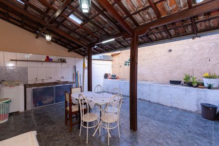 Casa à venda com 647m², 7 quartos e 4 vagas Casa à venda com 647m², 7 quartos e 4 vagasÁrea Externa