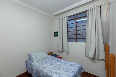 Casa à venda com 647m², 7 quartos e 4 vagas Casa à venda com 647m², 7 quartos e 4 vagasQuarto 6