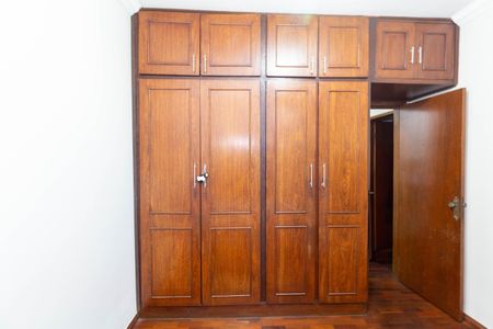 Casa à venda com 647m², 7 quartos e 4 vagas Casa à venda com 647m², 7 quartos e 4 vagasQuarto 6