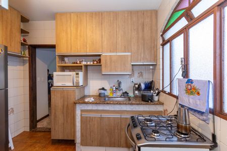 Casa à venda com 647m², 7 quartos e 4 vagas Casa à venda com 647m², 7 quartos e 4 vagasCozinha