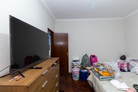 Casa à venda com 647m², 7 quartos e 4 vagas Casa à venda com 647m², 7 quartos e 4 vagasQuarto 4