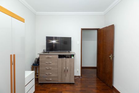 Casa à venda com 647m², 7 quartos e 4 vagas Casa à venda com 647m², 7 quartos e 4 vagasQuarto 6