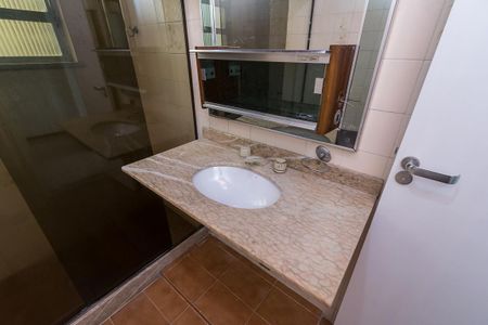 Apartamento à venda com 68m², 2 quartos e sem vaga Apartamento à venda com 68m², 2 quartos e sem vagaBanheiro Social