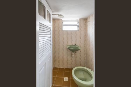 Apartamento à venda com 68m², 2 quartos e sem vaga Apartamento à venda com 68m², 2 quartos e sem vagaBanheiro de serviço