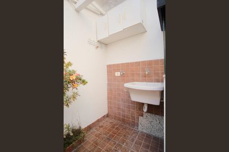 Casa à venda com 75m², 2 quartos e 1 vagaQuintal e área de serviço