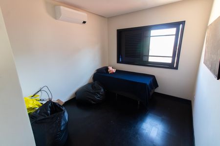 Casa à venda com 220m², 3 quartos e 4 vagas Casa à venda com 220m², 3 quartos e 4 vagasSuíte 2