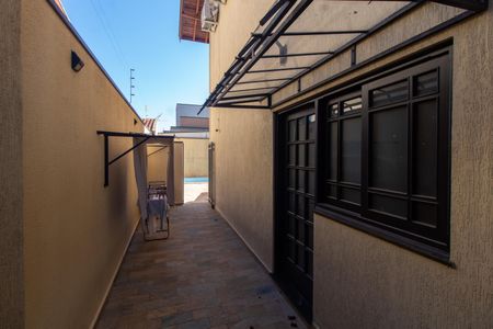 Casa à venda com 220m², 3 quartos e 4 vagas Casa à venda com 220m², 3 quartos e 4 vagasÁrea comum