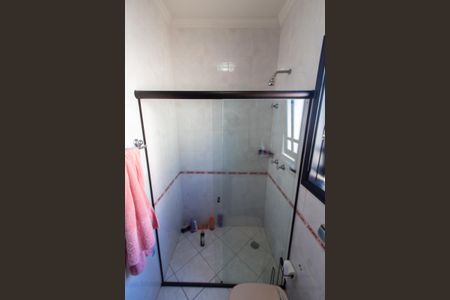 Casa à venda com 220m², 3 quartos e 4 vagas Casa à venda com 220m², 3 quartos e 4 vagasBanheiro da Suíte 2