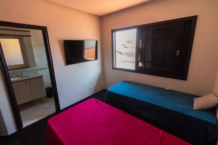 Casa à venda com 220m², 3 quartos e 4 vagas Casa à venda com 220m², 3 quartos e 4 vagasSuíte