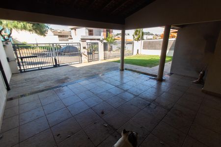 Casa à venda com 220m², 3 quartos e 4 vagas Casa à venda com 220m², 3 quartos e 4 vagasÁrea comum