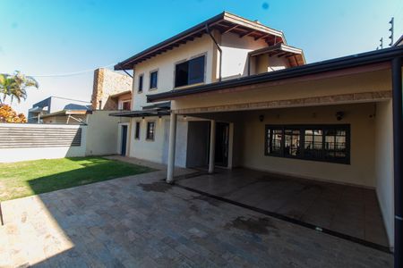 Casa à venda com 220m², 3 quartos e 4 vagas Casa à venda com 220m², 3 quartos e 4 vagasÁrea comum