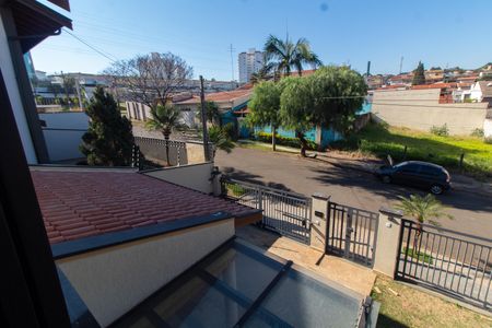 Casa à venda com 220m², 3 quartos e 4 vagas Casa à venda com 220m², 3 quartos e 4 vagasVista da Suíte 3