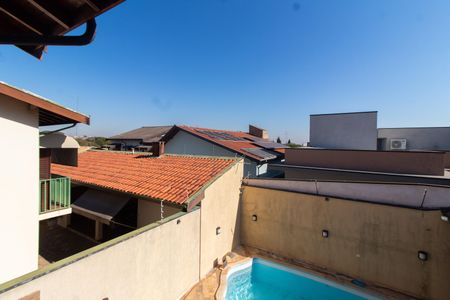 Casa à venda com 220m², 3 quartos e 4 vagas Casa à venda com 220m², 3 quartos e 4 vagasVista da Suíte 2