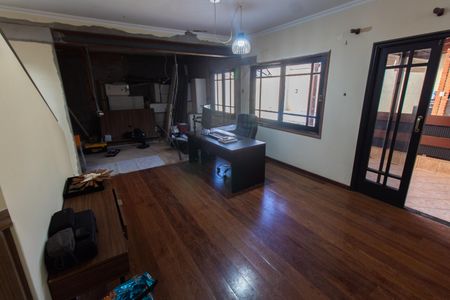 Casa à venda com 220m², 3 quartos e 4 vagas Casa à venda com 220m², 3 quartos e 4 vagasSala