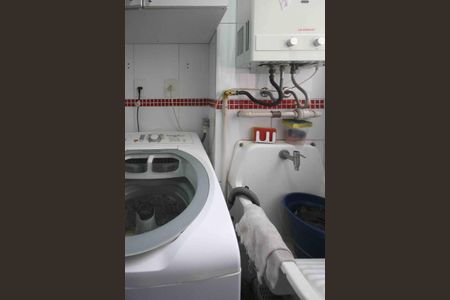 Apartamento à venda com 58m², 3 quartos e 1 vagaÁrea de Serviço