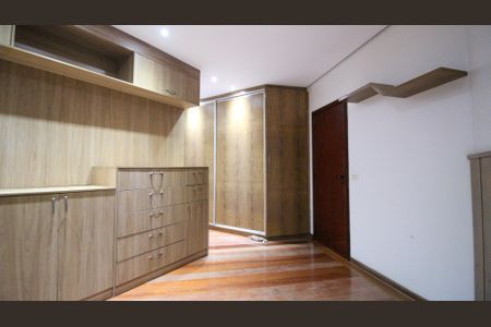 Apartamento à venda com 290m², 4 quartos e 4 vagas Apartamento à venda com 290m², 4 quartos e 4 vagasSuíte 3