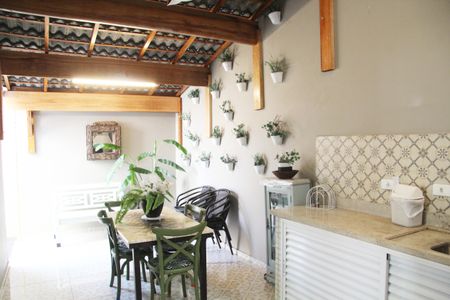 Casa à venda com 240m², 3 quartos e 3 vagasChurrasqueira