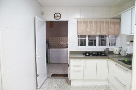 Casa à venda com 240m², 3 quartos e 3 vagasCozinha