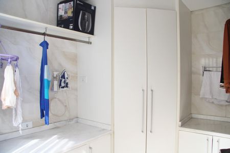 Casa à venda com 240m², 3 quartos e 3 vagasÁrea de Serviço