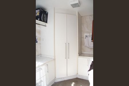 Casa à venda com 240m², 3 quartos e 3 vagasÁrea de Serviço