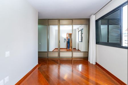 Apartamento para alugar com 170m², 3 quartos e 4 vagas Apartamento para alugar com 170m², 3 quartos e 4 vagasSuíte 2