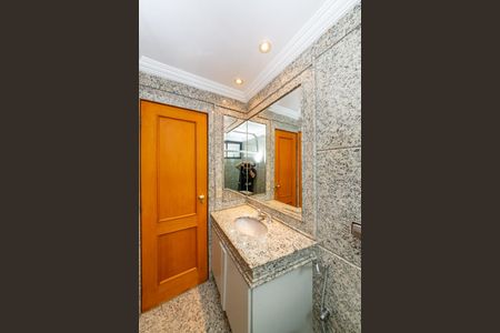 Apartamento para alugar com 170m², 3 quartos e 4 vagas Apartamento para alugar com 170m², 3 quartos e 4 vagasBanheiro Social