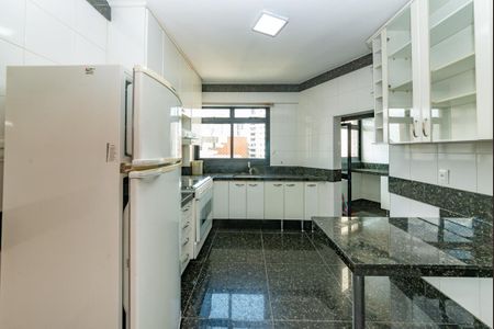 Apartamento para alugar com 170m², 3 quartos e 4 vagas Apartamento para alugar com 170m², 3 quartos e 4 vagasCozinha