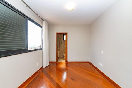 Apartamento para alugar com 170m², 3 quartos e 4 vagas Apartamento para alugar com 170m², 3 quartos e 4 vagasSuíte 2