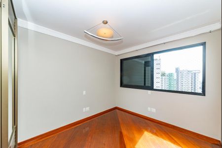Apartamento para alugar com 170m², 3 quartos e 4 vagas Apartamento para alugar com 170m², 3 quartos e 4 vagasQuarto