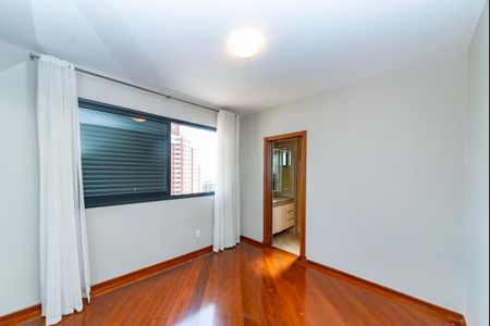 Apartamento para alugar com 170m², 3 quartos e 4 vagas Apartamento para alugar com 170m², 3 quartos e 4 vagasSuíte 2