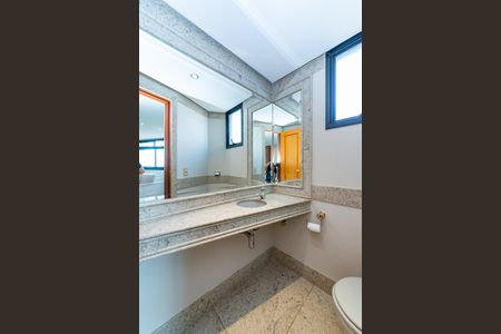 Apartamento para alugar com 170m², 3 quartos e 4 vagas Apartamento para alugar com 170m², 3 quartos e 4 vagasLavabo