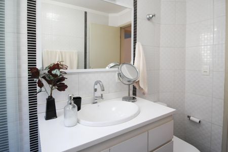 Apartamento para alugar com 82m², 2 quartos e sem vagaBanheiro