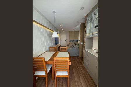 Apartamento à venda com 61m², 3 quartos e 1 vaga Apartamento à venda com 61m², 3 quartos e 1 vagaSala e varanda 2