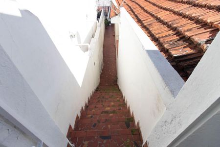 Casa para alugar com 60m², 3 quartos e 1 vaga Casa para alugar com 60m², 3 quartos e 1 vagaEscada