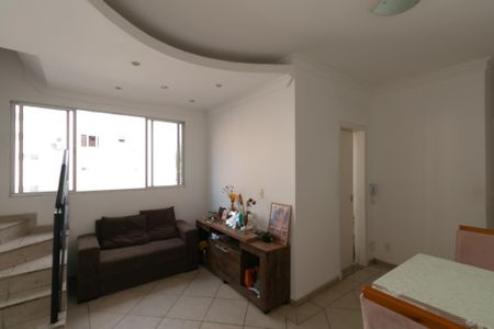 Apartamento à venda com 107m², 2 quartos e 2 vagasSala