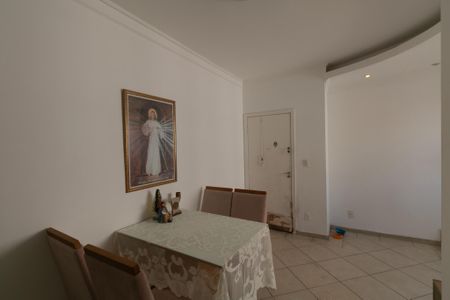 Apartamento à venda com 107m², 2 quartos e 2 vagasSala