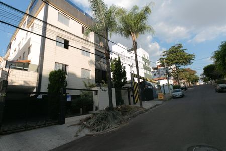 Apartamento à venda com 107m², 2 quartos e 2 vagasFachada