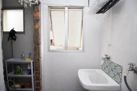 Apartamento à venda com 74m², 2 quartos e 1 vagaÁrea de Serviço