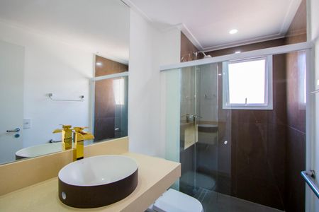 Apartamento à venda com 121m², 3 quartos e 3 vagas Apartamento à venda com 121m², 3 quartos e 3 vagasBanheiro da Suíte 1