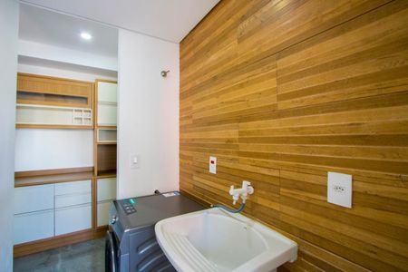 Apartamento à venda com 121m², 3 quartos e 3 vagas Apartamento à venda com 121m², 3 quartos e 3 vagasÁrea de serviço