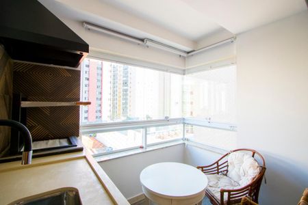 Apartamento à venda com 121m², 3 quartos e 3 vagas Apartamento à venda com 121m², 3 quartos e 3 vagasVaranda gourmet