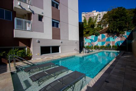 Apartamento à venda com 121m², 3 quartos e 3 vagas Apartamento à venda com 121m², 3 quartos e 3 vagasÁrea comum - Piscina