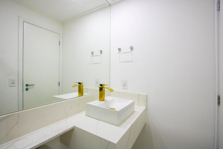 Apartamento à venda com 121m², 3 quartos e 3 vagas Apartamento à venda com 121m², 3 quartos e 3 vagasBanheiro Social