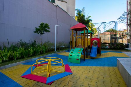 Apartamento à venda com 121m², 3 quartos e 3 vagas Apartamento à venda com 121m², 3 quartos e 3 vagasÁrea comum - Playground